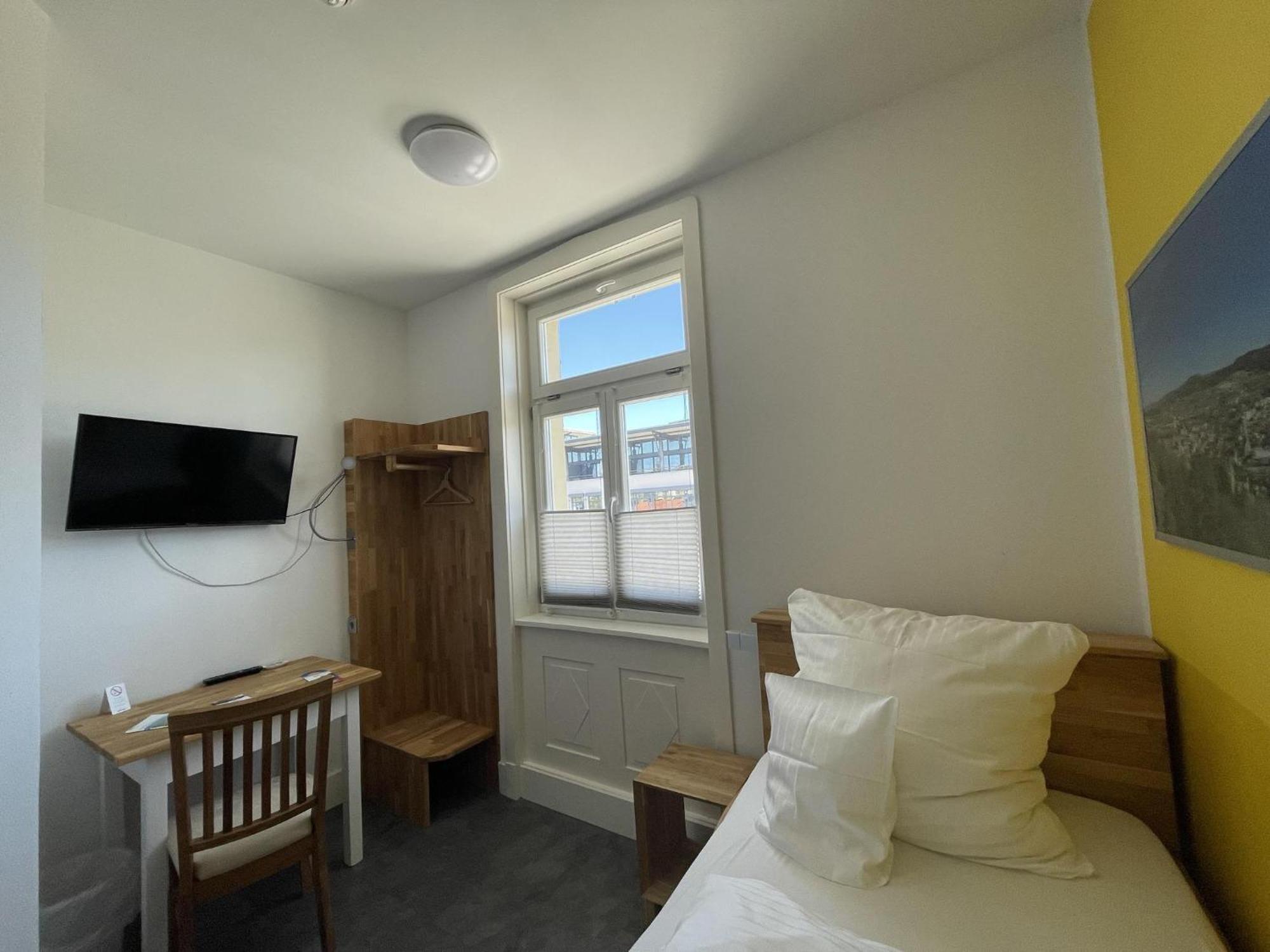 Hotel Bahnhof Balingen Ruang foto