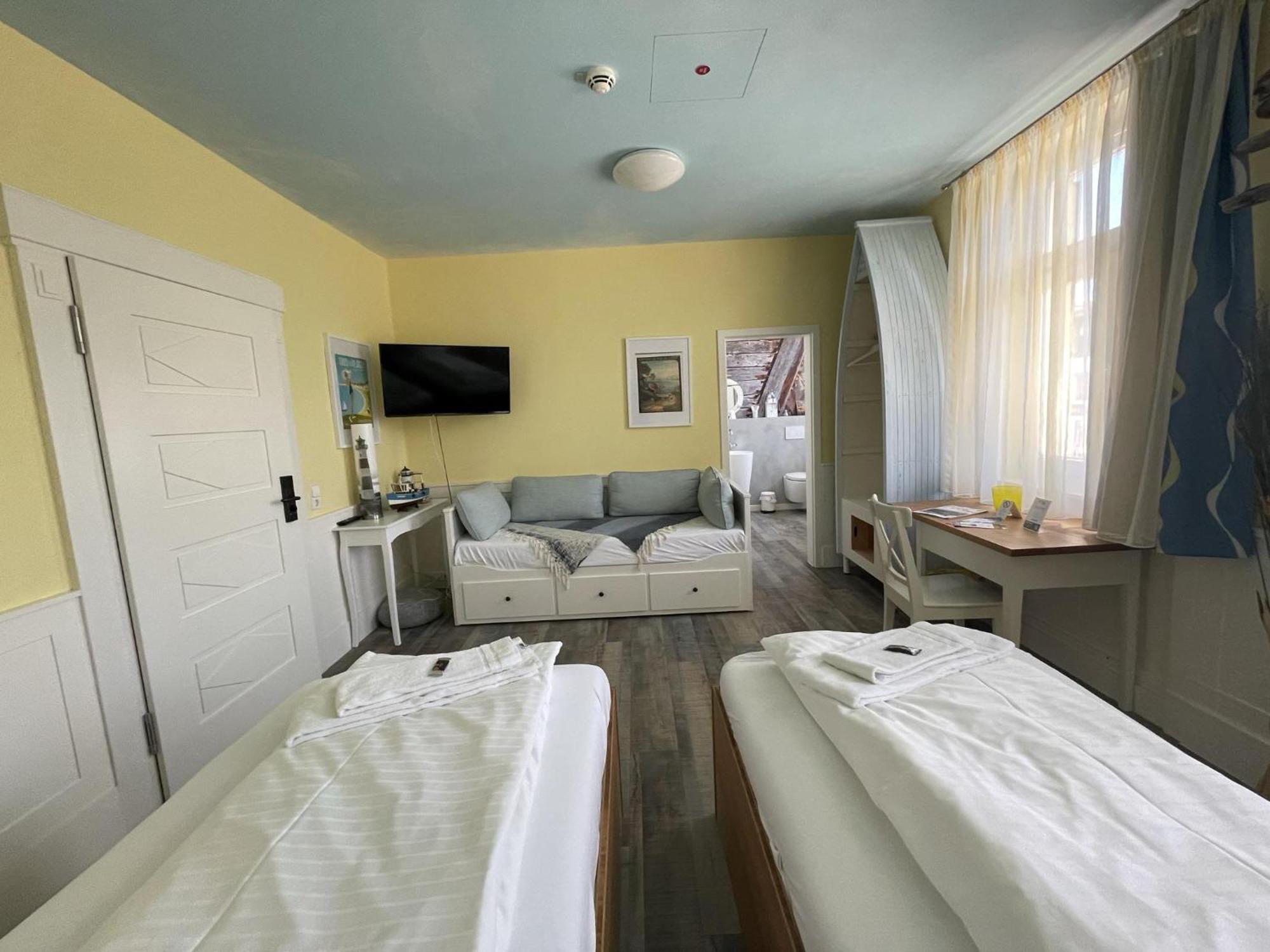 Hotel Bahnhof Balingen Ruang foto