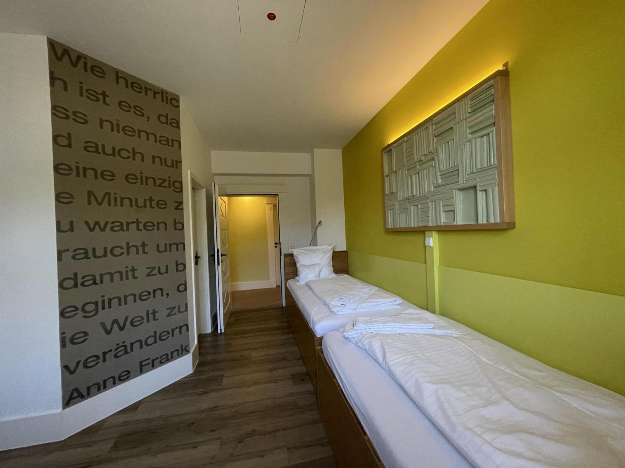 Hotel Bahnhof Balingen Ruang foto